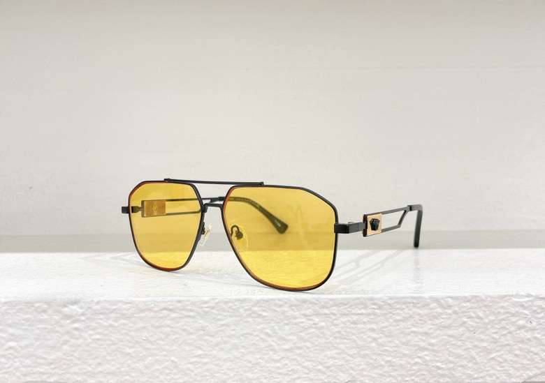 Picture of Versace Sunglasses _SKUfw55239746fw